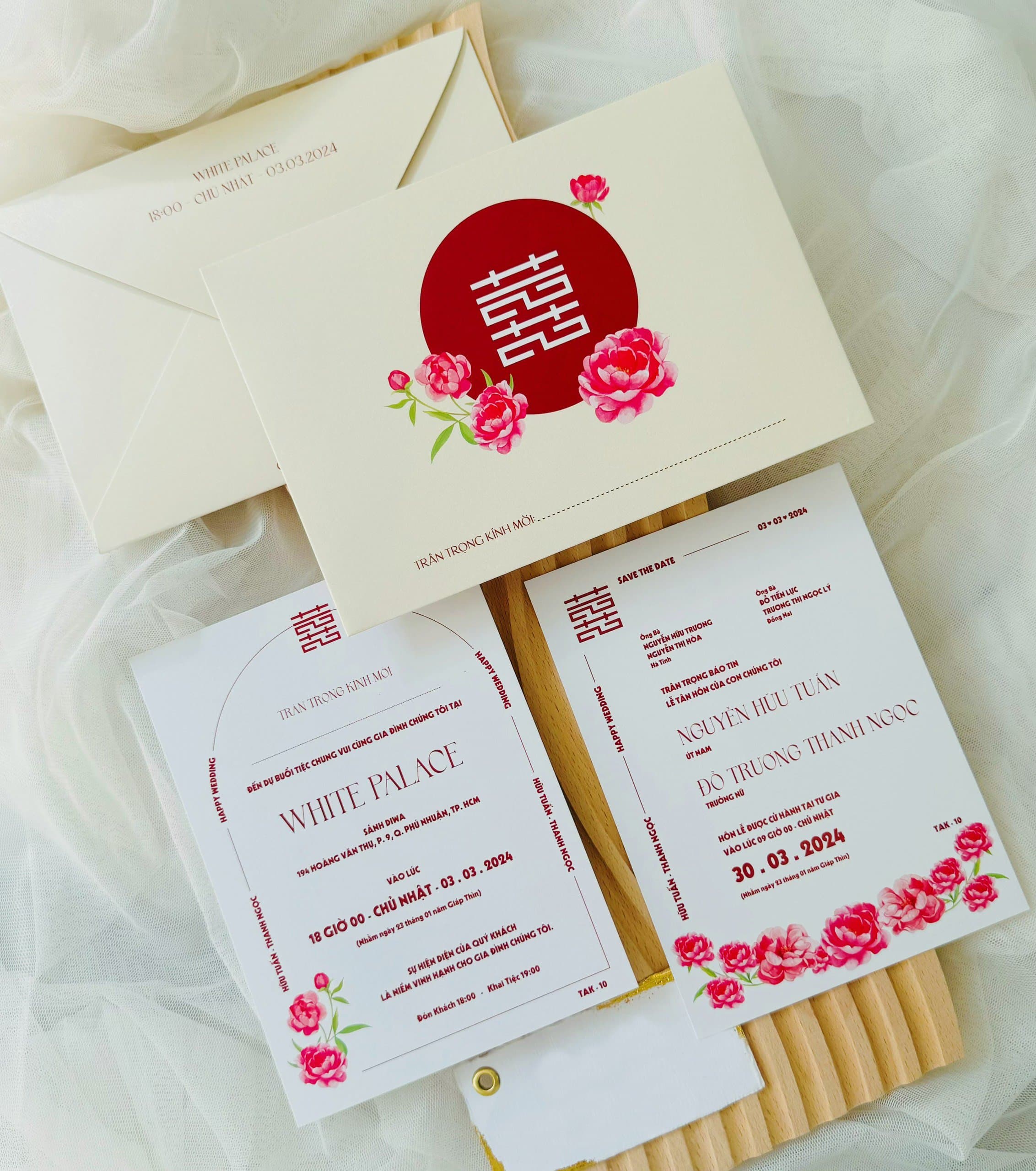 Thiệp cưới đỏ hiện đại