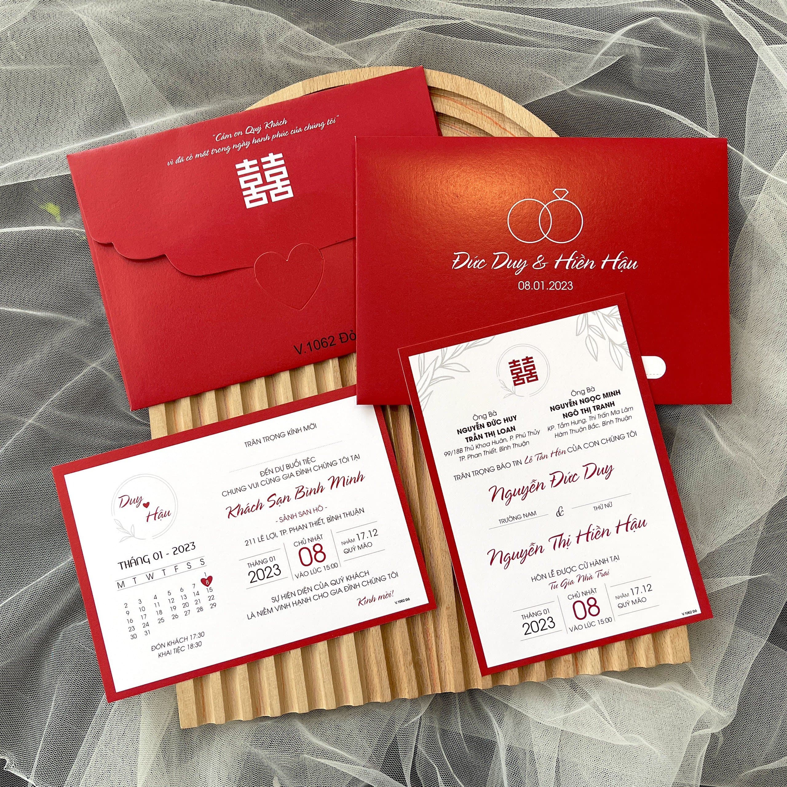 Thiệp cưới đỏ cơ bản cách điệu nhẫn 2
