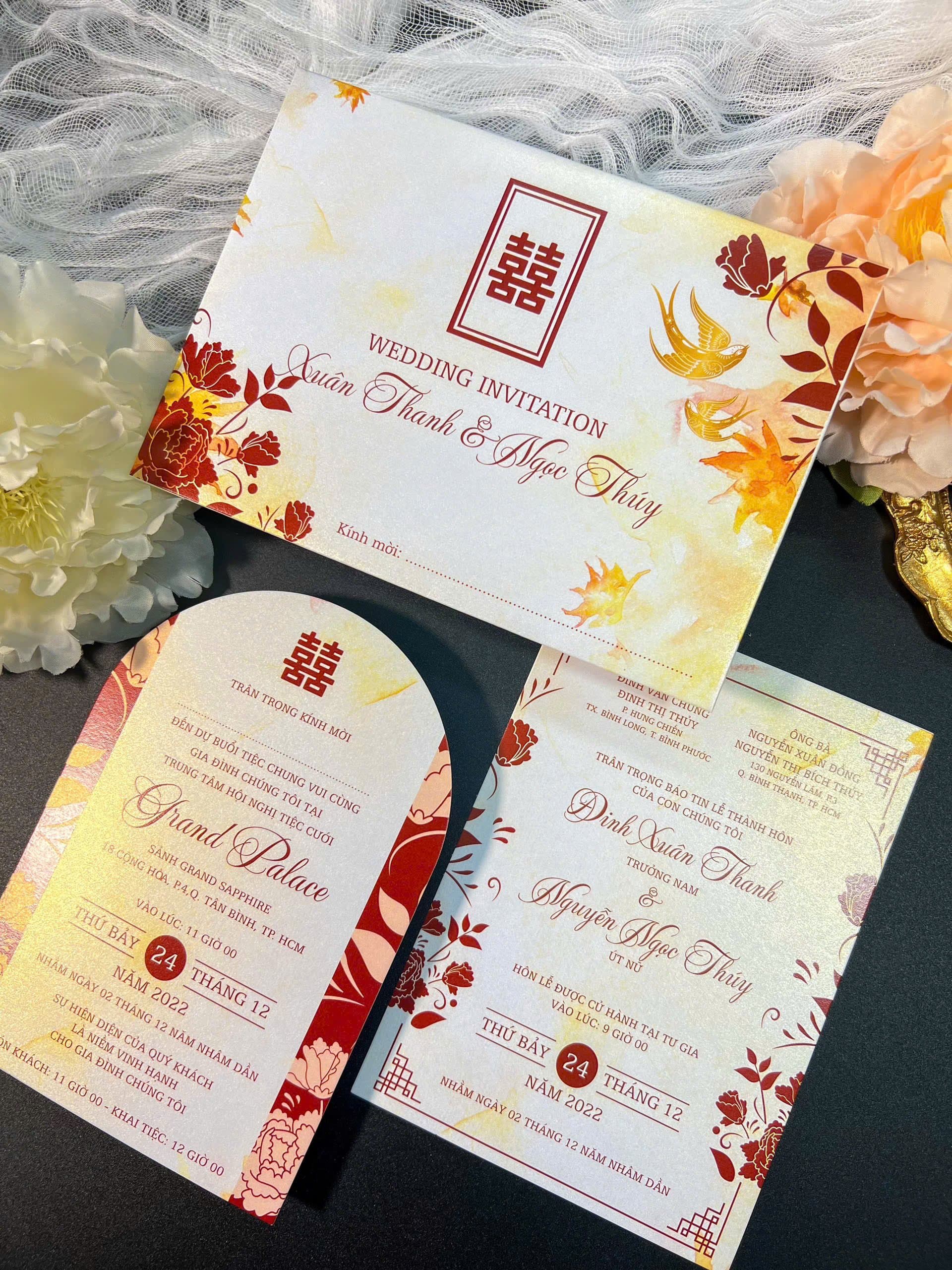 Thiệp cưới hoa màu loang sang trọng