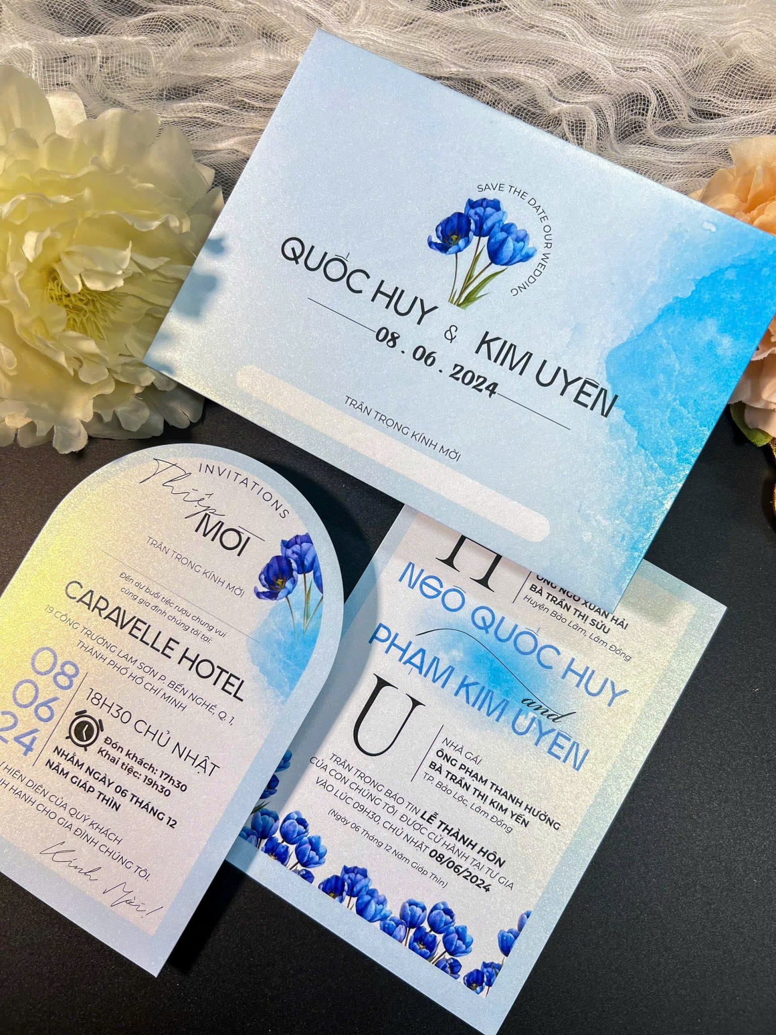 Thiệp cưới xanh cách điệu hoa tulip loang - ảnh 3