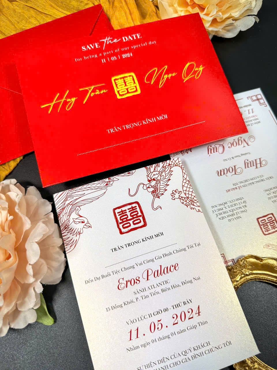Thiệp đỏ truyền thống long phượng