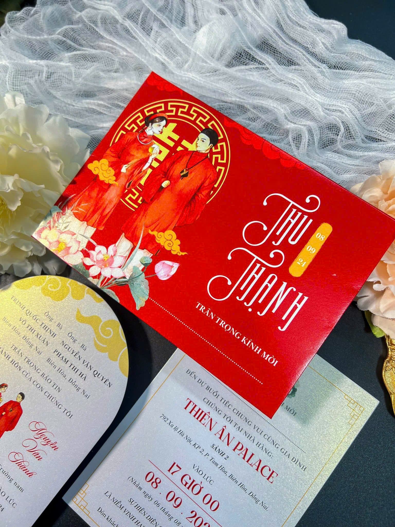 Thiệp cưới đỏ chibi truyền thống - ảnh 3