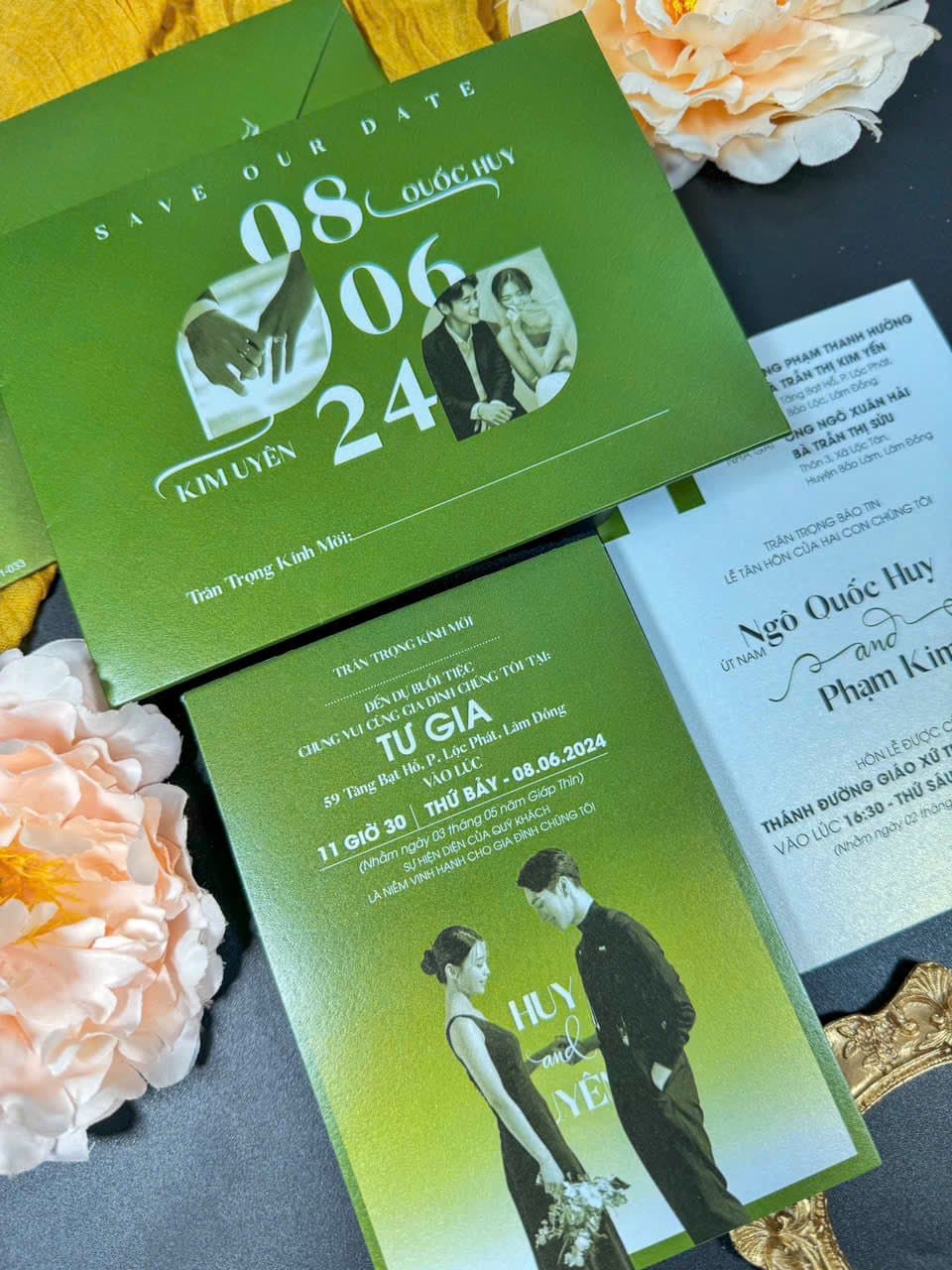 Thiệp xanh lá in hình dâu rể - ảnh 2